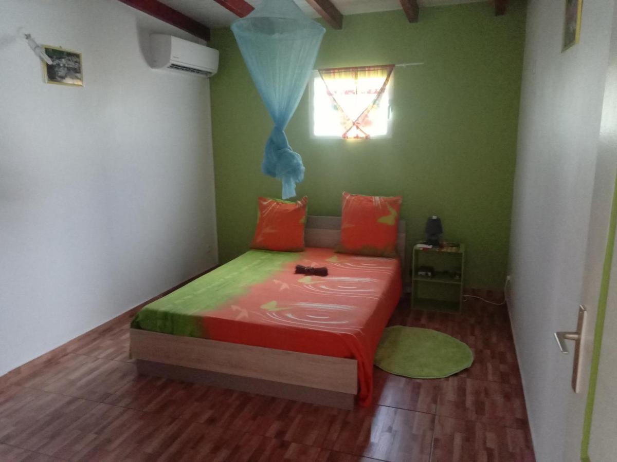 La Casa Binecha Avec Jacuzzi Villa Baillif Exterior photo