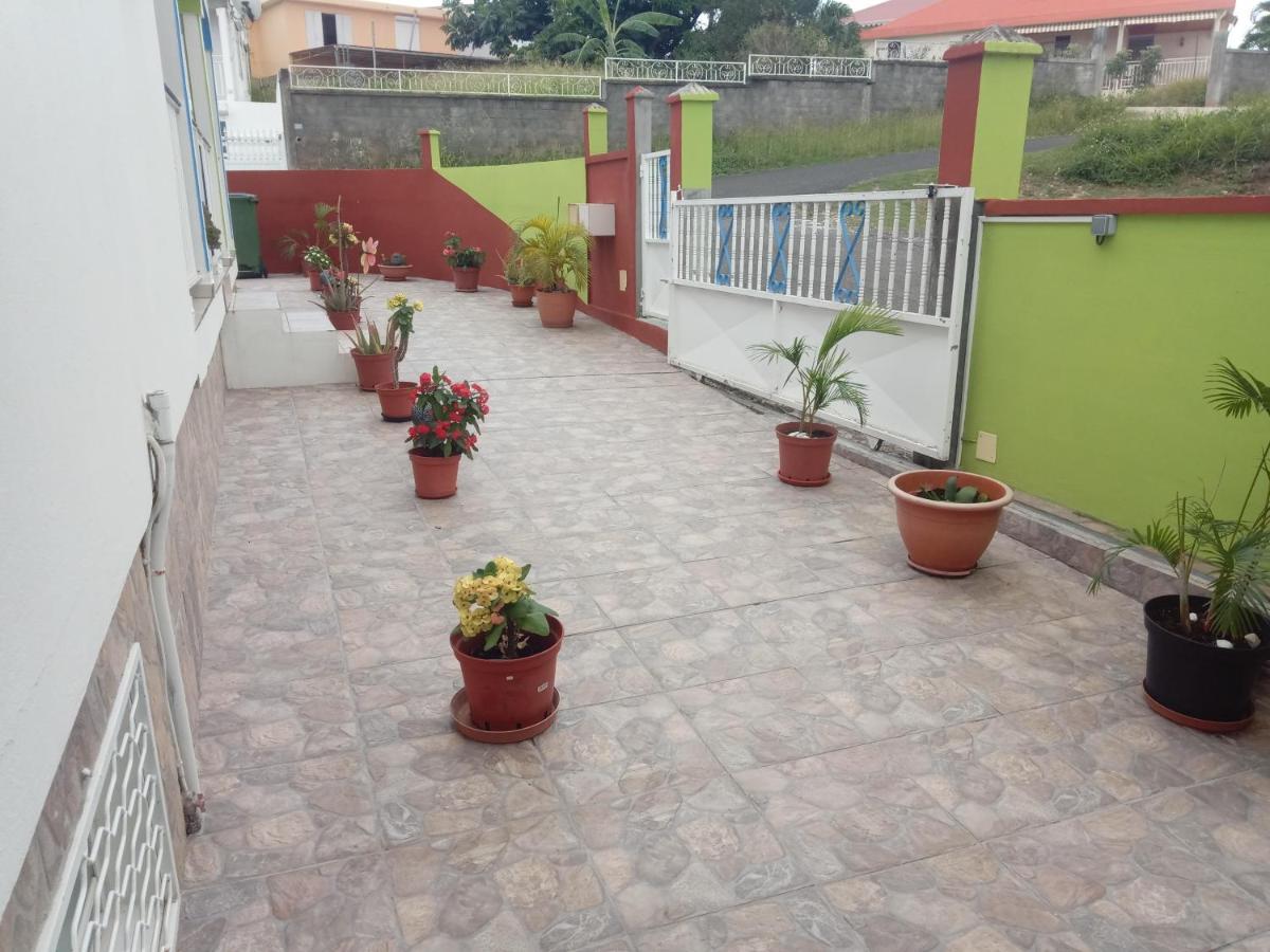 La Casa Binecha Avec Jacuzzi Villa Baillif Exterior photo