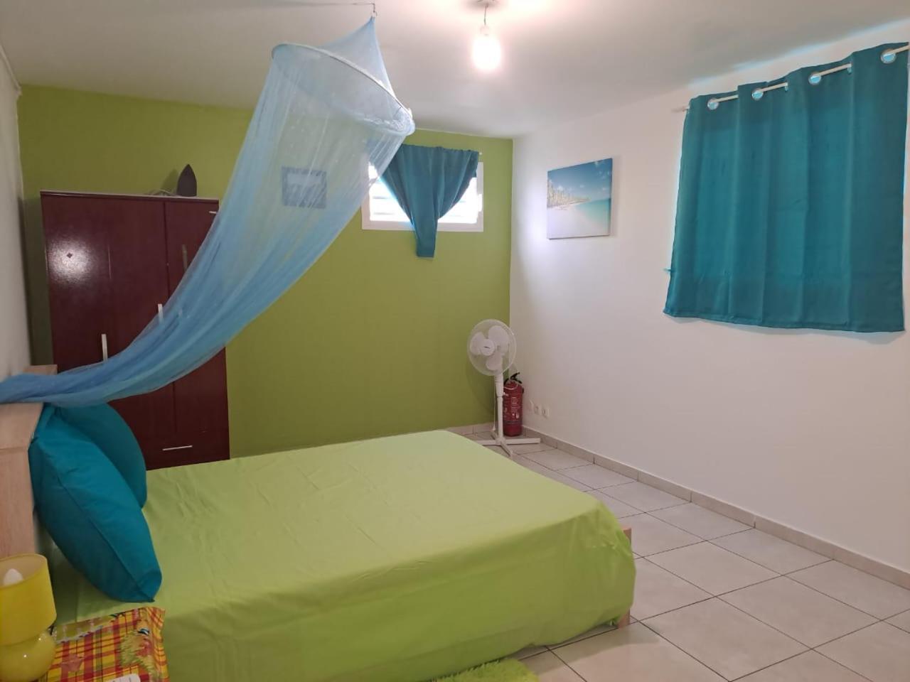 La Casa Binecha Avec Jacuzzi Villa Baillif Exterior photo